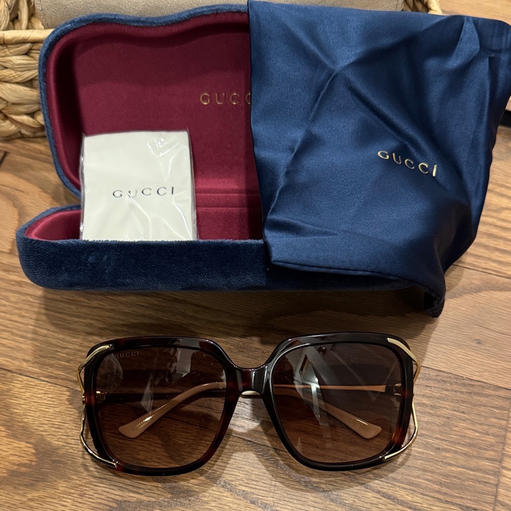 Gucci Women's Sunglasses in Rich Brown